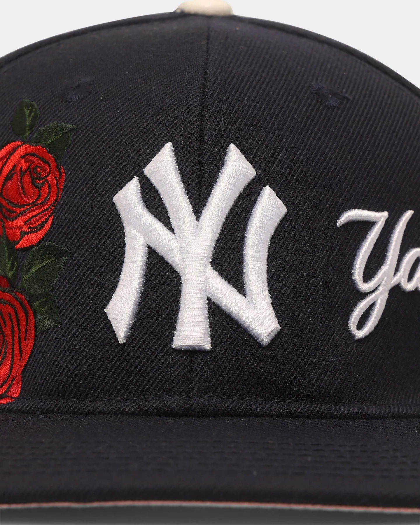 Pro Standard New York Yankees Roses Snapback Navy